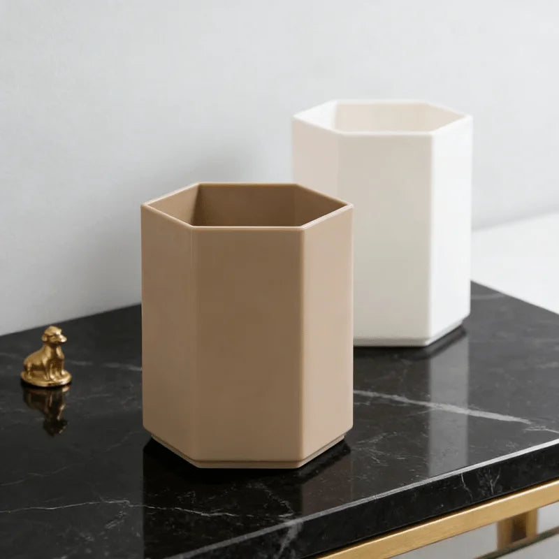 Minimalistyczny organizer na biurko