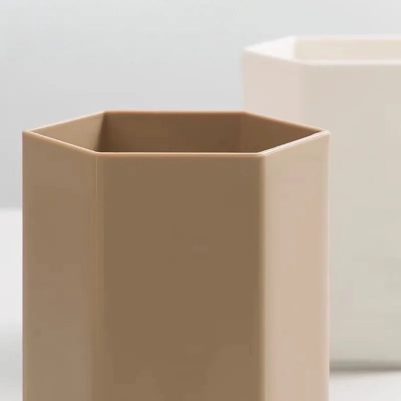 Minimalistyczny organizer na biurko
