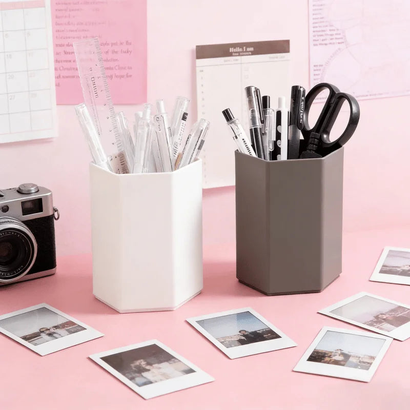 Minimalistyczny organizer na biurko